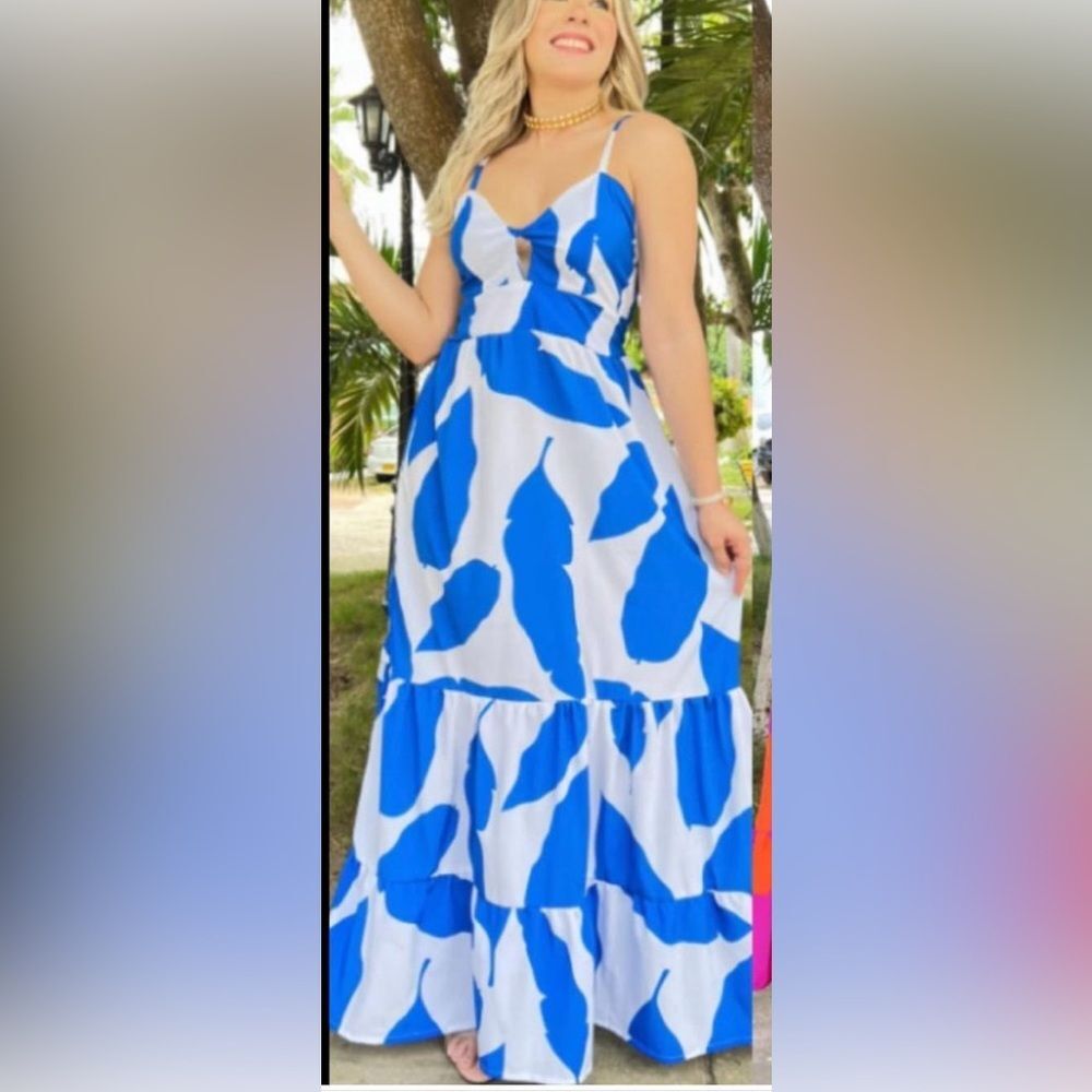NWT Women’s White/Blue Print Maxi Dress -Size One Size (Small/Medium)